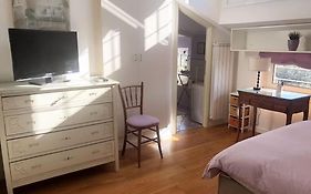 Lovely Independent Mini-Apartment In Central Rome
